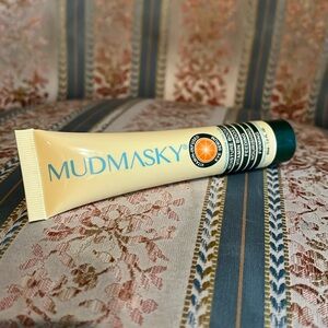*FREE GIFT w/ PURCHASE* MUDMASKY Anti-aging Vitamin-Infused Firming Eye Serum
